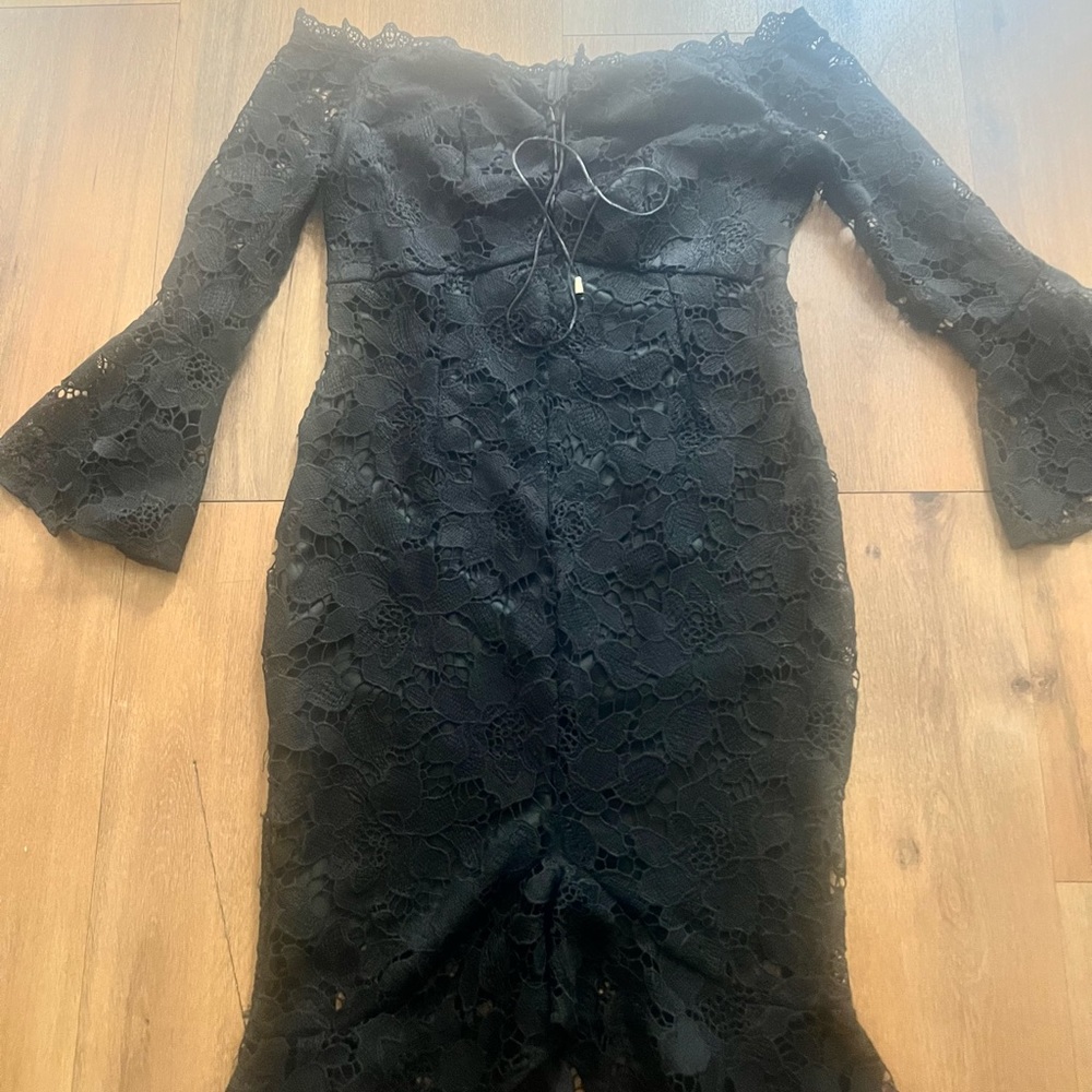 Women’s Rowe Black lace off the shoulder dress L.